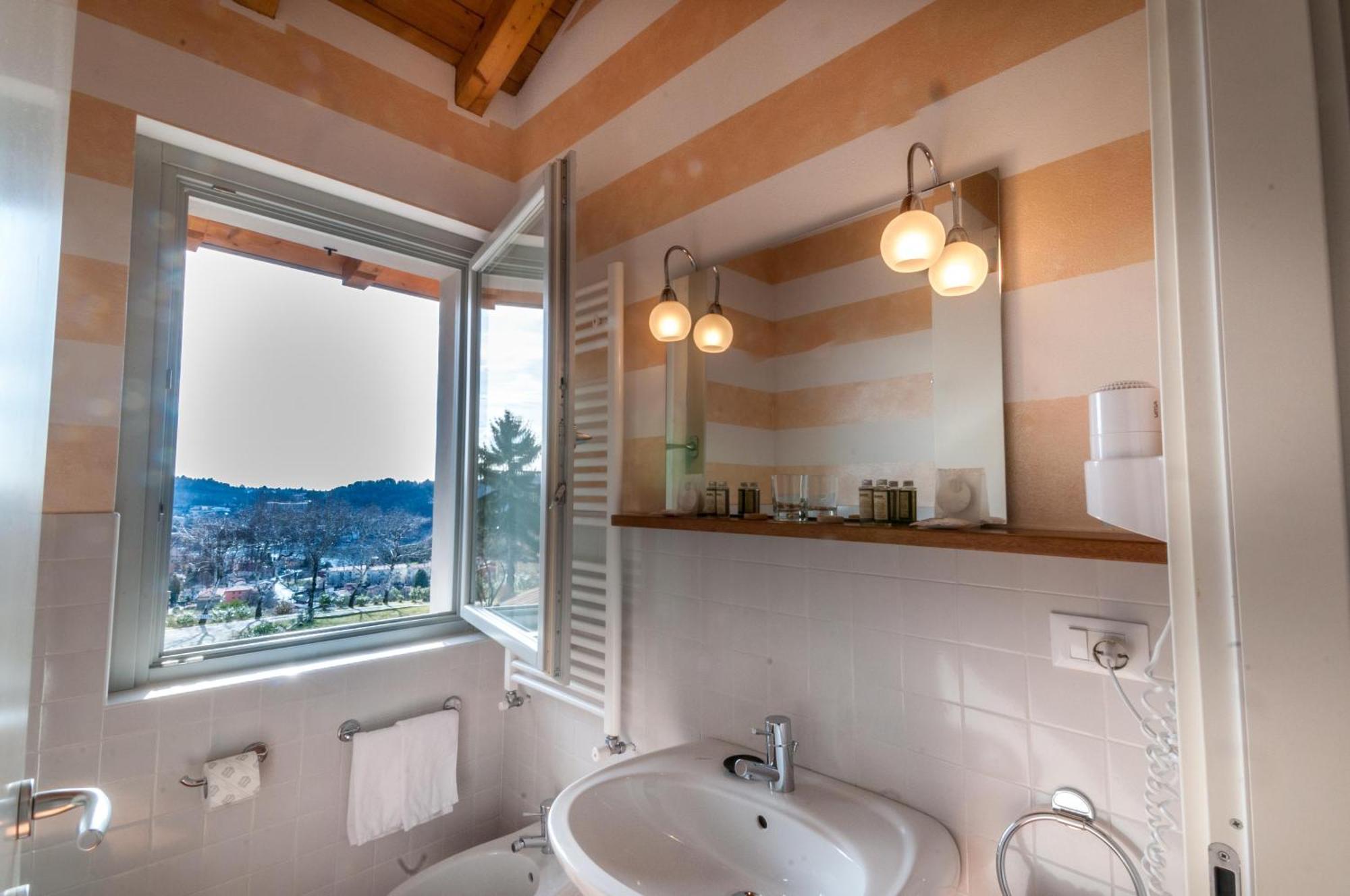 Locanda Pozzetto Laveno-Mombello Δωμάτιο φωτογραφία