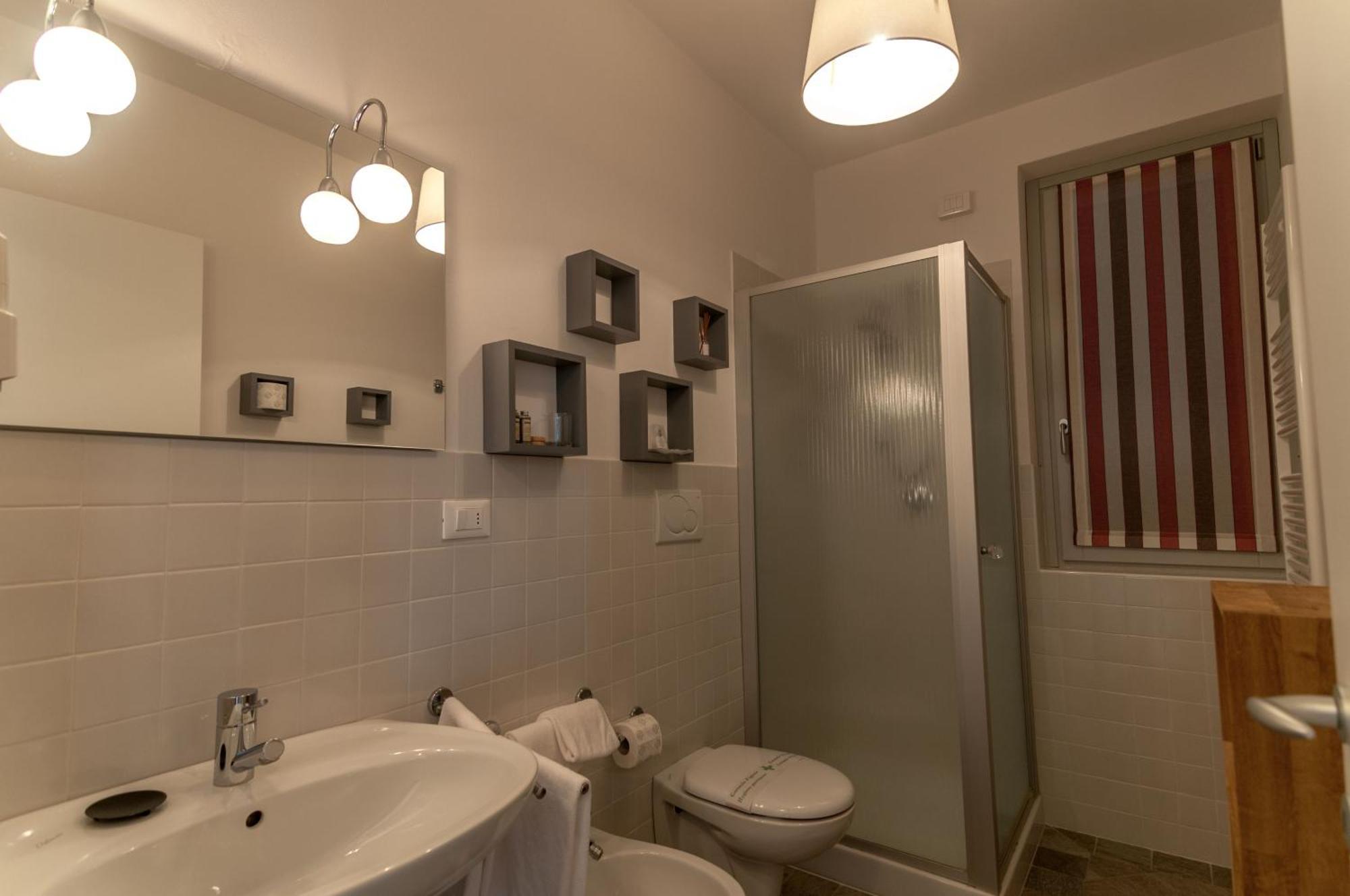 Locanda Pozzetto Laveno-Mombello Δωμάτιο φωτογραφία